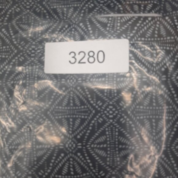 RipSkirt Hawaii Wrap Skirt Size large Black Pearl Batik Length 2 hook & loop - Picture 6 of 6